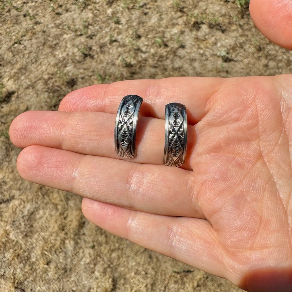 Elegant Silver Patterned Women's Earrings